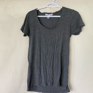 grey simple t-shirt